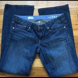 GAP curvy jeans, size 8r, 31” length, good condition, smoke free home.